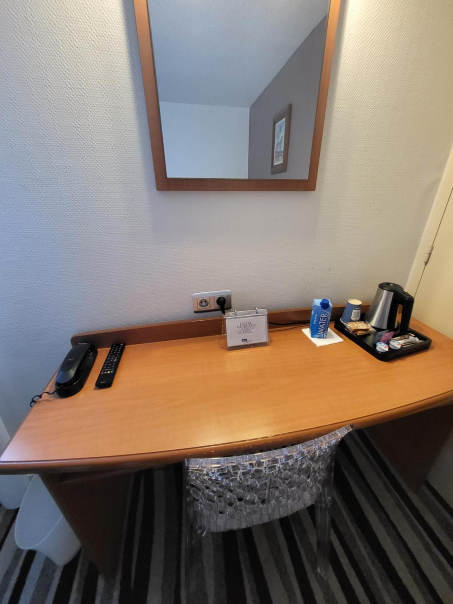 กีเรียต ชองต์ เควนติน เอง เวลิเนส - มงทินี่ Hotel Montigny-le-Bretonneux ภายนอก รูปภาพ